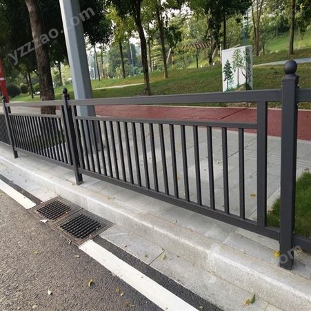 加工定做锌钢人行道护栏 市政交通防撞栏 非机动车隔离栏包安装